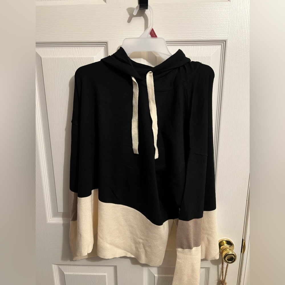 Felina hooded sweater new with tags very cute size large